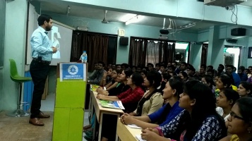 Best faculties for banking classes in Pune